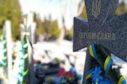 На кладовищах Києва у поминальні дні орудували хулігани: що сталося (ФОТО)