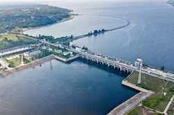 На гидротехнических сооружениях Киева и области за взятку размещали зоны отдыха