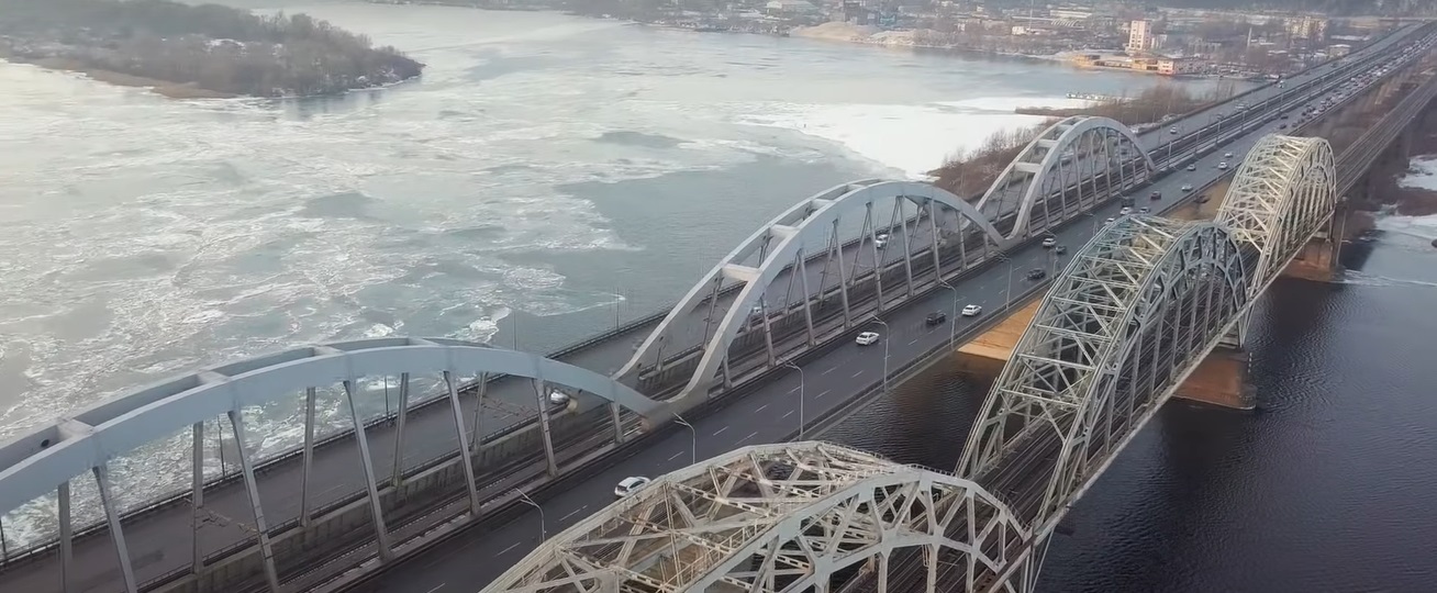 В Киеве продолжается строительство эстакады на Дарницком мосту (ВИДЕО ...