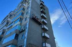 В Буче восстановили многоэтажку, которую обстреляли оккупанты (ФОТО)
