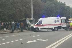В Киеве иномарка протаранила маршрутку: подробности ДТП (ФОТО, ВИДЕО)