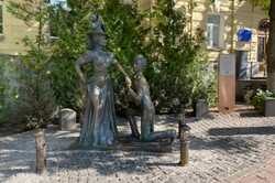 Одна из самых знаменитых скульптур Киева заговорила на украинском