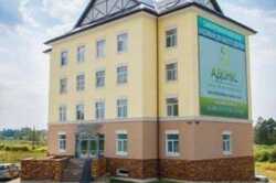 Під Києвом російські окупанти вдарили снарядом у пологовий будинок