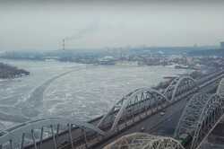 В Киеве продолжается ремонт Дарницкого моста (ВИДЕО)