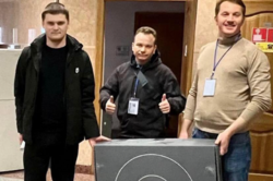 В Бучу и Ирпень прибыли станции спутникового интернета Starlink от Илона Маска