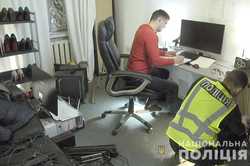 В Киеве девушек заманивали на работу в офис, зато устраивали порно-актрисами 