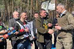 Кличко проверил качество подачи воды из Киева в Ирпень (ФОТО)