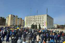 Оккупанты похитили мэра Славутича, горожане продолжают протесты (ФОТО, ВИДЕО)