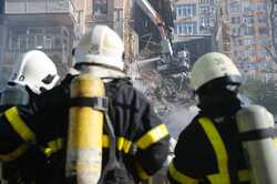 З-під завалів будинку у Києві дістали тіла чотирьох загиблих