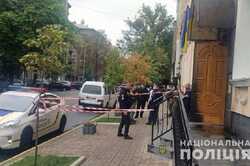 В Киеве подожгли офис омбудсмена Украины: подробности (ФОТО, ВИДЕО)