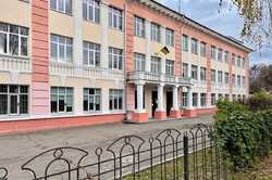 На Оболони убрали стихийную свалку вблизи школы (ФОТО)