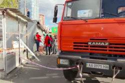 В Киеве на ВДНХ начали массово сносить МАФы: подробности (Видео) 