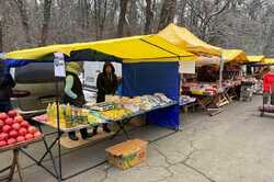 Ярмарки у Києві: у трьох районах працюватимуть намети з дешевими продуктами (Адреса)