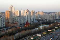 Построят высотку: в Киеве снесут рынок на Позняках (Карта) 