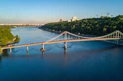 Величезний прапор України розгорнуть через береги Дніпра у Києві