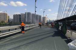На Южном мосту в Киеве продолжается ремонт (ФОТО)