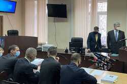 Печерский суд Киева перенес заседание по делу Порошенко