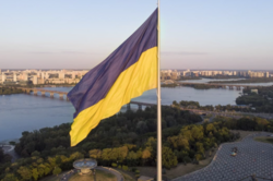 Полотно Главного флага Украины заменят новым