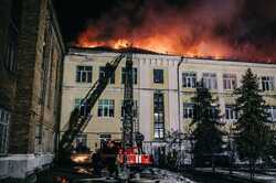 В Киеве оценивают ущерб от пожара в Восточной гимназии