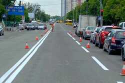 В Киеве наносят новую дорожную разметку на 60 улицах: подробности 
