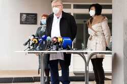 Всего два врача Александровской больницы в Киеве согласились сделать вакцину от COVID-19