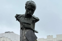 Оккупанты расстреляли памятник Тарасу Шевченко в Бородянке
