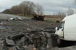 Поврежденный взрывом мост между Киевом и Черниговом отремонтировали (ФОТО)
