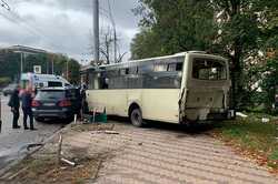 В ДТП в Киеве пострадали десятки пассажиров автобуса (ФОТО)
