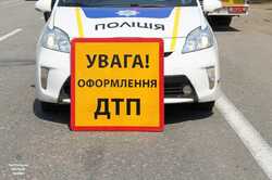 На трассе под Киевом подрались водители и разбили свои автомобили (ФОТО)