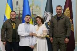 У Києві одружився військовий: Залужний був старостою, а Кличко - свідком (Фото)