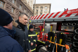 Столичные спасатели получили от Виталия Кличко новую аварийно-спасательную технику и новое снаряжение (ФОТО)