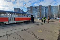Локдаун в Киеве: маршрутки ездят без ограничений, в метро проезд контролирует полиция (фото)
