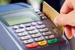 У Києві можна сплатити продукти карткою без світла: подробиці