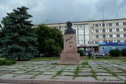 В Белой Церкви Киевской области демонтировали памятник российскому революционеру (ВИДЕО)