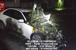 Підозрював у зраді: в Києві колишній депутат підпалив авто дружини і квартиру з дітьми (фото)