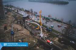 В Киеве продолжают строительство Дарницкого моста: что уже сделано (Фото) 