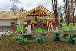 Под Киевом на месте разрушенной строят новую амбулаторию (ФОТО)