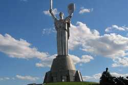 В Киеве предлагают декоммунизацию монумента 