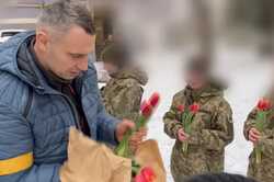 Кличко поздравил украинских женщин с праздником весны (ВИДЕО)