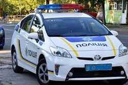 В Киеве разбили новый полицейский Prius: патрульный врезался в Lanos