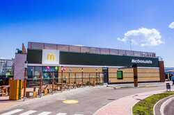 McDonald's возобновил работу после массированных обстрелов Киева (Адреса) 