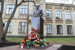 В Киеве открыли памятник Борису Патону: где его можно найти (Фото) 