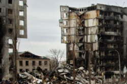 В Бородянке под завалами могут быть сотни людей – и.о. головы