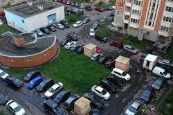 Київська влада не планує брати гроші за паркування у дворах будинків, - КМДА