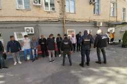 У Києві працівники вишу причетні до нелегальної міграції іноземців (ВІДЕО)