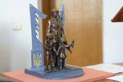 Ко Дню защитника Украины в Киевской области откроют памятник за полмиллиона гривен (ФОТО)