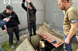 В Киеве работала незаконная АЗС: топлива изъяли более чем на 1 млн грн