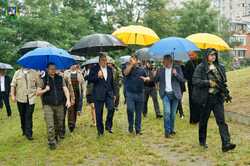 Глава МИД Польши посетил Бучу: визит был эмоциональным (ФОТО)