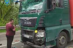 В Киеве водителю уснувшего за рулем грузовика сообщили о подозрении: какое наказание его ждет
