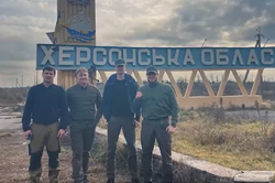 «Українська команда» привезла у звільнений Херсон 30 000 кг продуктів та медикаментів
